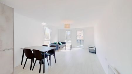 2 Bed 1 Bath - Photo 2