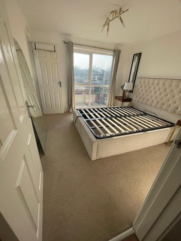 2 bedroom flat to rent - Photo 3