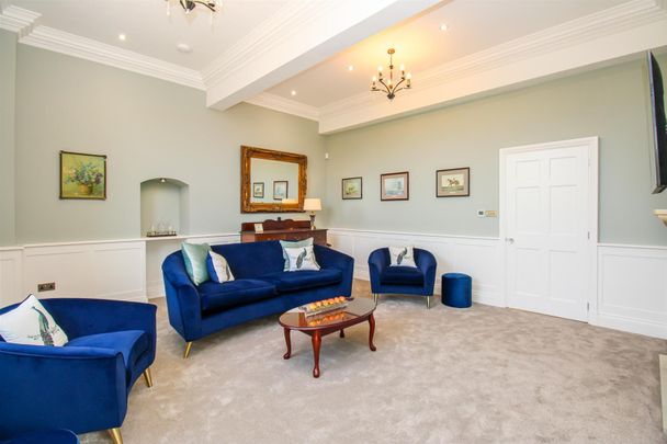 Heath, Wakefield - Photo 1