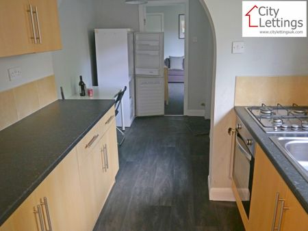 4 Bedroom End Terraced House - Photo 4