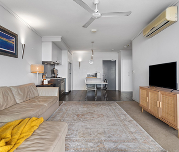 Spacious Unit in the Heart of Hamilton! - Photo 1