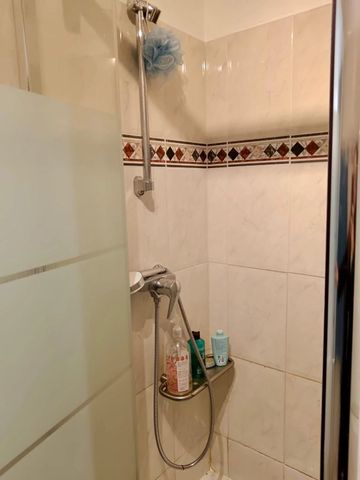 Location Appartement 2 pièces 49m² NICE 06100 - Photo 5