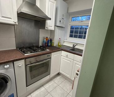 4 bedroom terraced house to rent - Photo 5