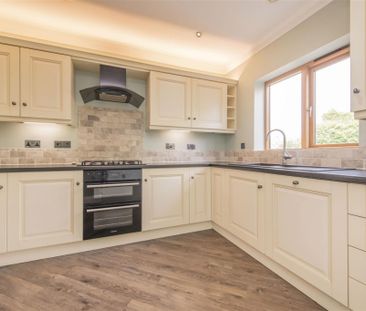 4 bed House - Detached To Let - Photo 5