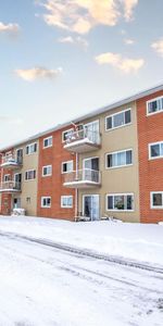 Huron Village Apartments - Photo 3