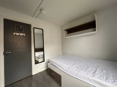 Four Bed Silver - Photo 2