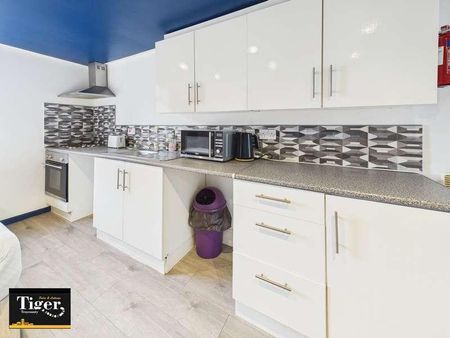 Windsor Terrace, Fleetwood, FY7 - Photo 3