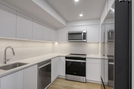4555 Bonavista Avenue - Photo 5