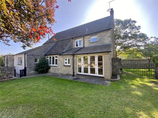 4 bedroom detached house to rent - Photo 1
