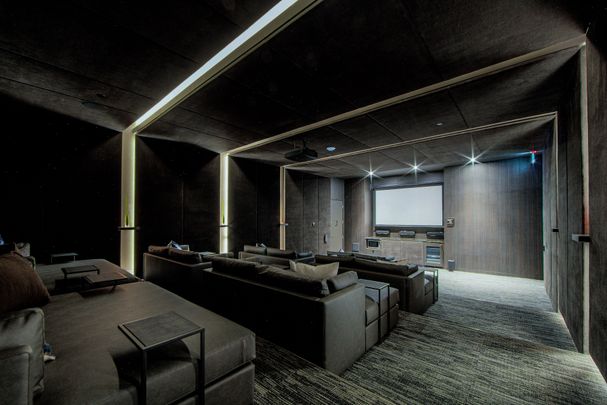 For Lease - 11 Yorkville Avenue Unit# 506, Toronto, Ontario - Photo 1