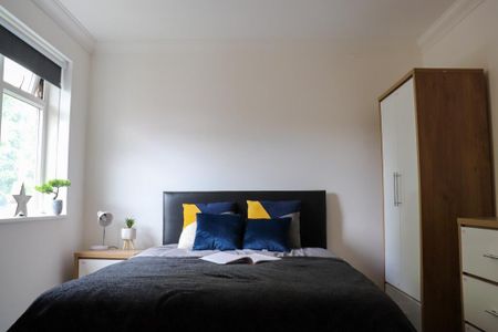 3 bedroom flat to rent - Photo 3