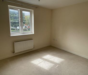 2 Bed Flat - Photo 1