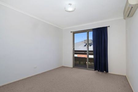 1/525 Hovell Street, South Albury - Photo 4