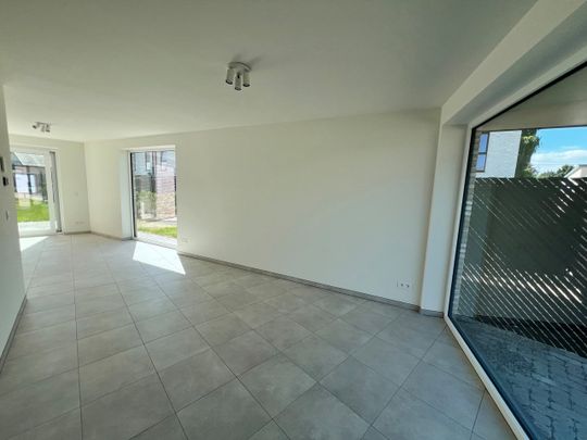 Huis - Te huur - Photo 1