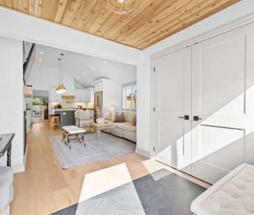 For Lease - 131 Maple Avenue, Georgina, Ontario - Photo 1