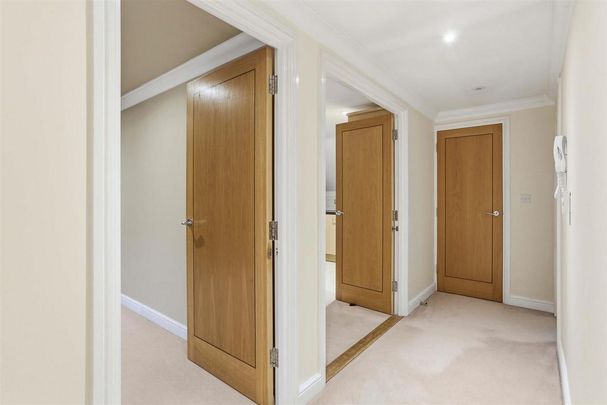 2 bedroom penthouse to rent - Photo 1