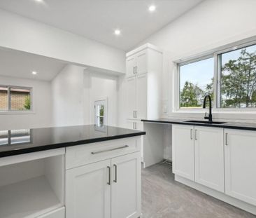 325 Rue Joly, H7E 3C6, H7E 3C6, Laval - Photo 4