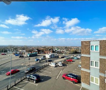 2 bed flat to rent in The Trinity, 50 Crown Hill, SS6 - Photo 6