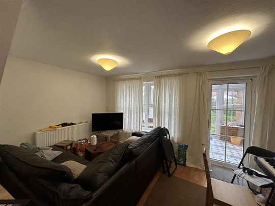 3 bedroom semi-detached house to rent - Photo 1