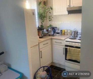 1 bedroom flat to rent - Photo 6