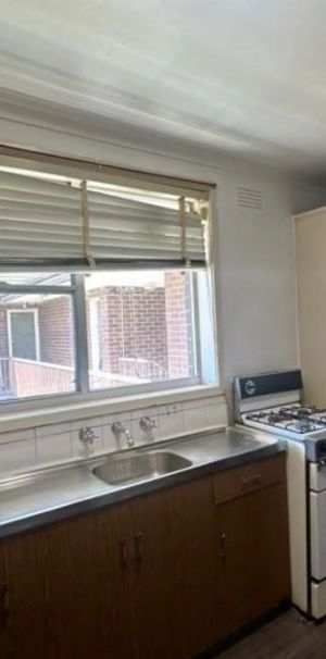 Prime Location - Photo 1