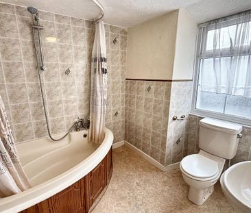 2 bedroom semi-detached house to rent - Photo 5