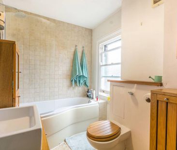 2 bedroom flat to rent - Photo 5