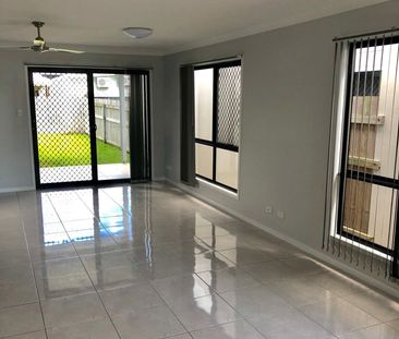 22 Reflection Street, Mount Pleasant QLD 4740 - House For Rent | Do... - Photo 2