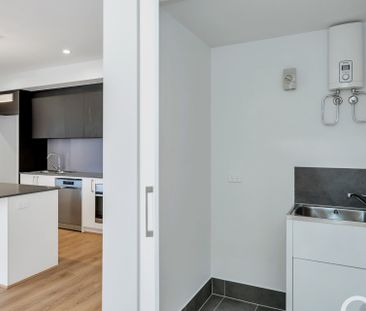 Open the Door to a Modern ground floor apartment - Photo 6