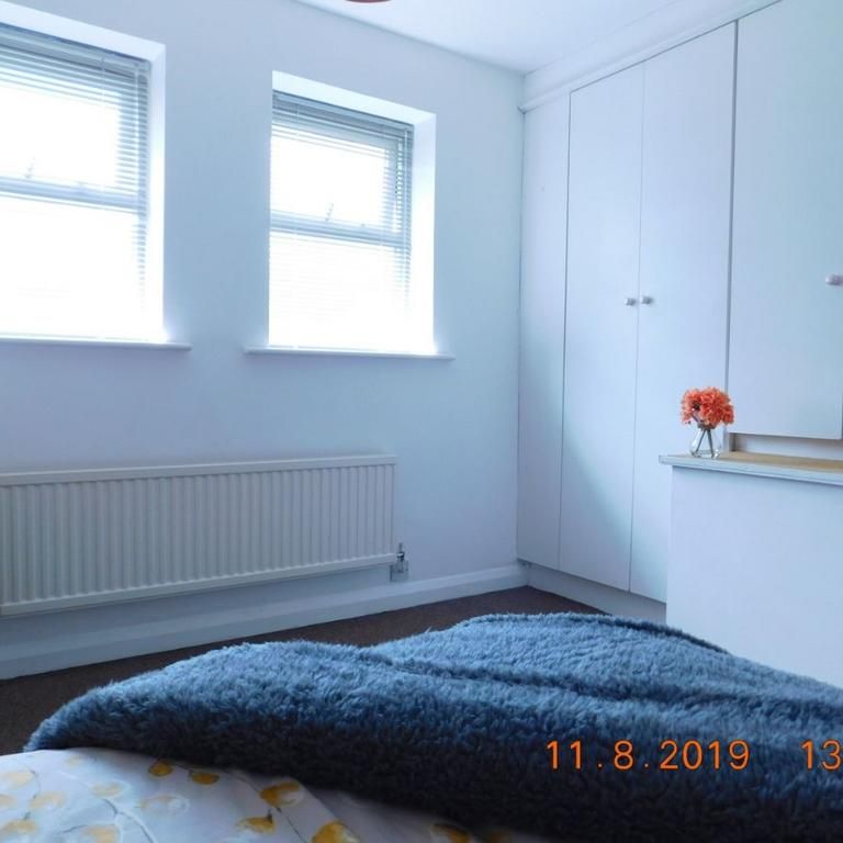 5 bedroom detached house to rent - Photo 1