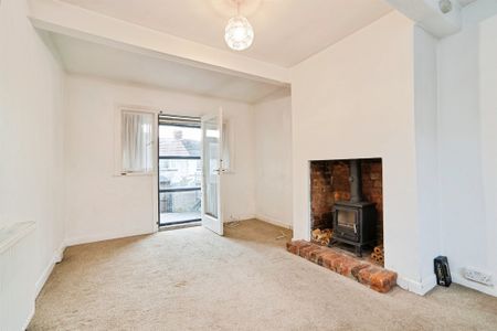 Burley Wood Crescent, Leeds - Photo 2