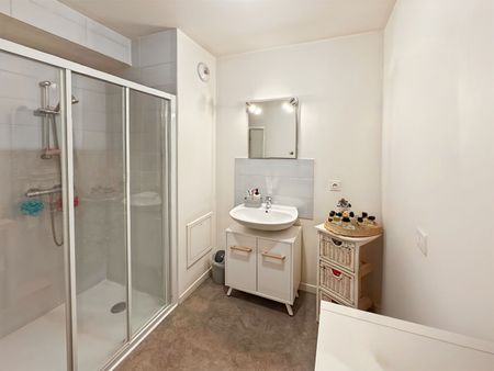 Location Appartement 3 pièces 57m² - Photo 4