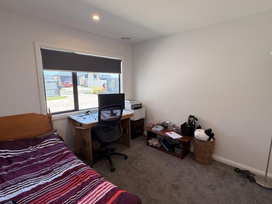 Sunny, Stylish and Spacious! - Photo 1