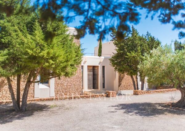 Es Cubells, Balearic Islands 07839