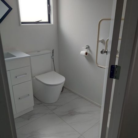 Modern, Fresh & Perfectly Positioned - Photo 4