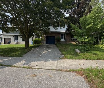 For Lease - 18 Annamaria Drive, Georgina, Ontario - Photo 5