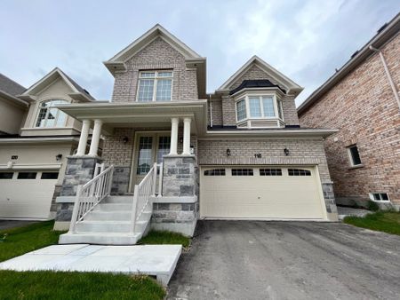 For Lease - 116 Ben Sinclair Avenue, East Gwillimbury, Ontario - Photo 3