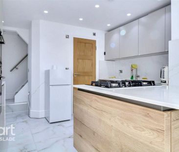 1 bedroom in a house share to rent - Photo 3