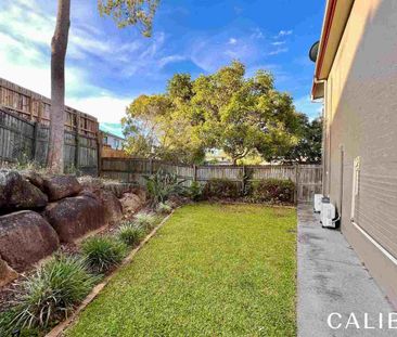 Freestanding townhouse with courtyard - swimming pool in complex - Photo 4