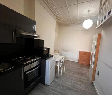 Studio to rent - Photo 2