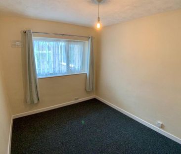 2 bedroom semi-detached bungalow to rent - Photo 3