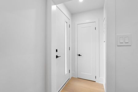 For Lease - 74 West 3rd Street, Hamilton, Ontario - Photo 4