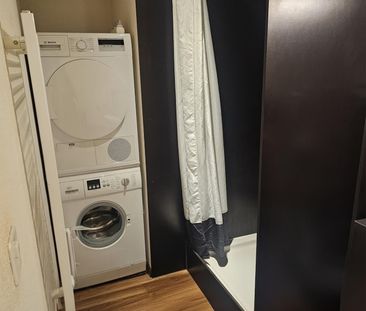 GERÄUMIGES OFFENES STUDIO /CHARMANTE KLEINE DACH- LOFTWOHNUNG - Foto 4