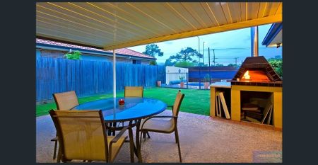 🏡 Comfortable Living in a Convenient Location – 61 Teak Street, Rothwell - Photo 4