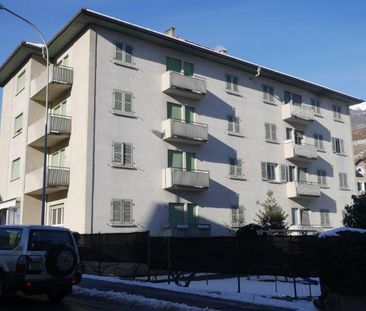 Wohnung mit 3 Zimmern zur Miete in Sierre – Blick auf die Alpen - Photo 1