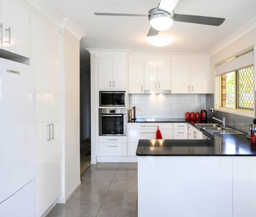 SPACIOUS HOME PERFECT FOR YOUR FAMILY! - Photo 3