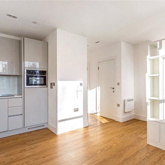 Studio to rent - Photo 1