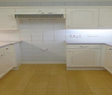 2 bedroom retirement property to rent - Photo 5