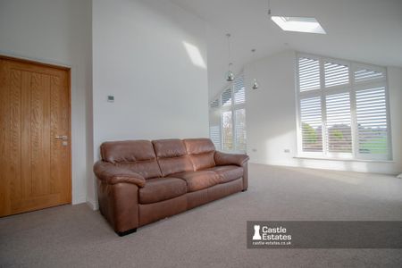 4 bedroom detached house to rent - Photo 4