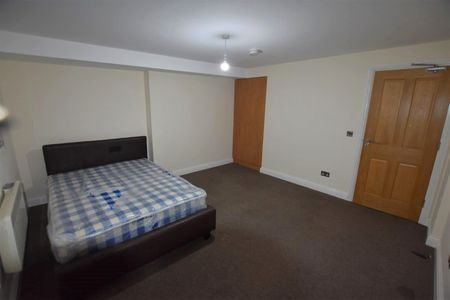 Narborough Road - Photo 3